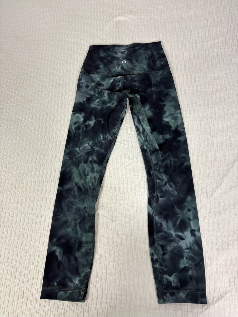 lululemon athletica Black & Dark Green Marble-Print Leggings - Picture 3 of 9